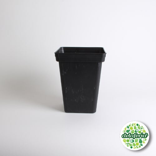 7 Litros Maceta Cuadrada Plástica Negra (20x20 cm)