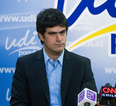 Diputado UDI pide legislar sobre la despenalización de la marihuana: “A veces fumo”