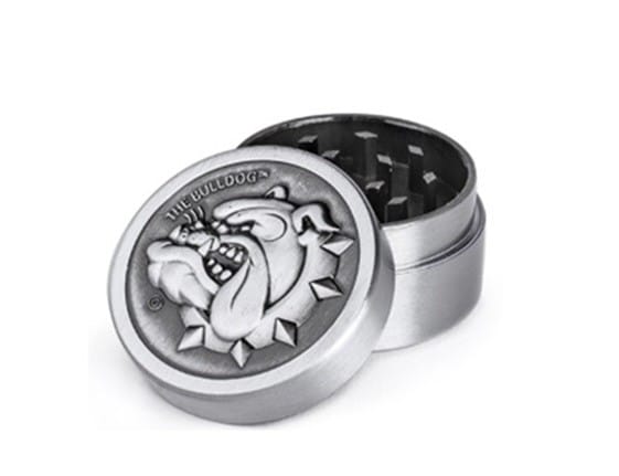 GRINDER METALICO SILVER 2 PCS-BULLDOG (DS)